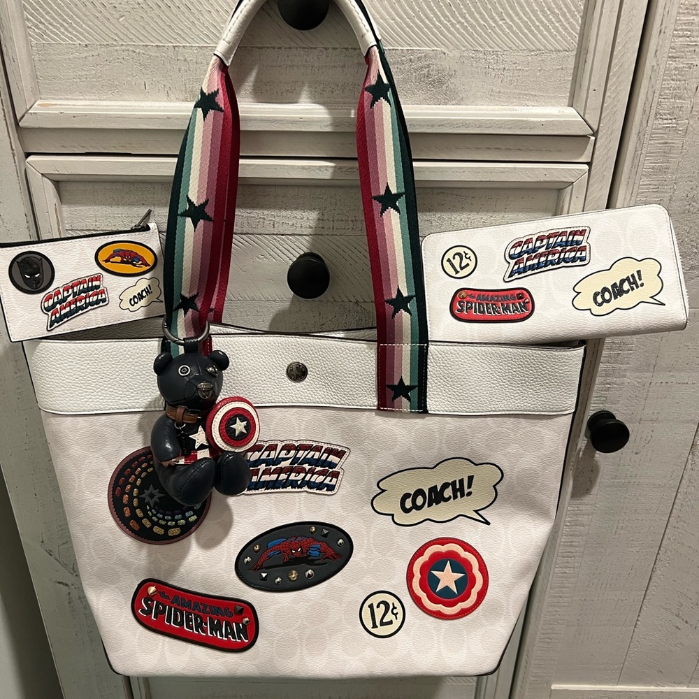 Coach Marvel Purse, Big wallet, signature card holder Captain America Bear charm